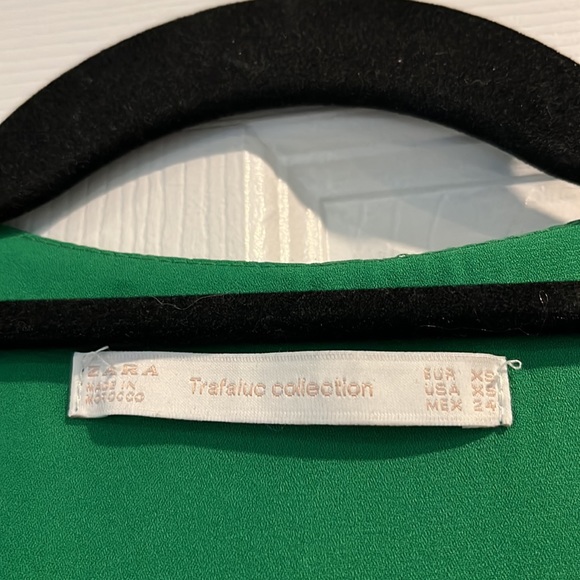 Size XS green wrap top from Zara - Picture 2 of 3